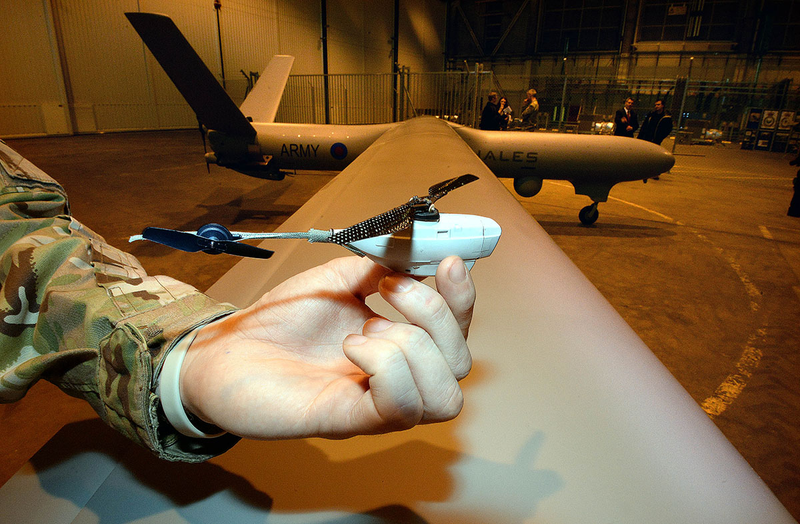 Illustration for article titled Guerra a distancia: así se controlan los ejércitos de drones
